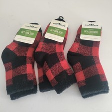 3 Northeast Outfitters Cozy Cabin Aloe Infused Socks Red/Black Plaid Youth 10K-4