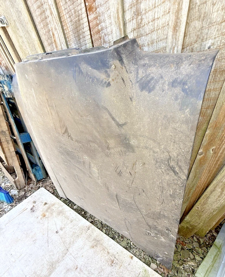 Mercedes Benz 1960-1965 capó tipo aleta W110 190C 190D usado OEM Foto 3 de 4