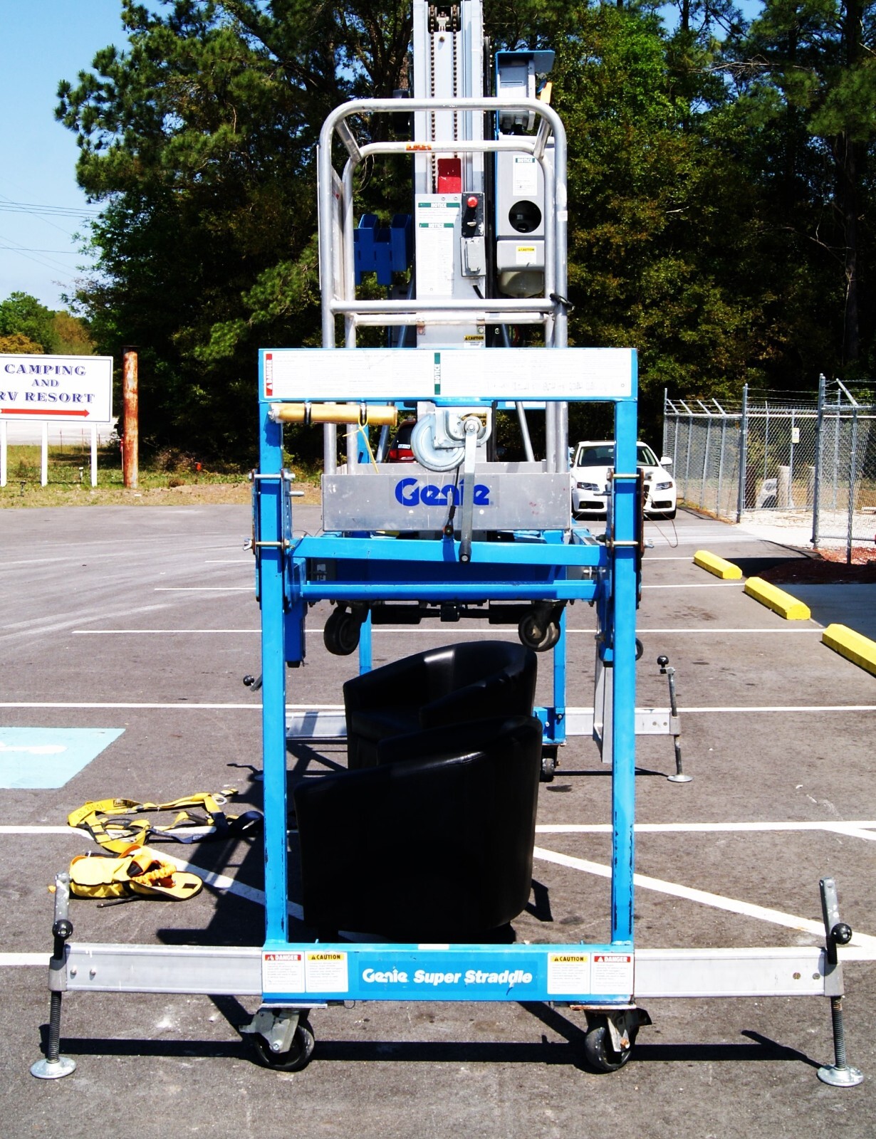 2004 Genie AWP30S Aerial Work Platform & Super Straddle SS Vertical