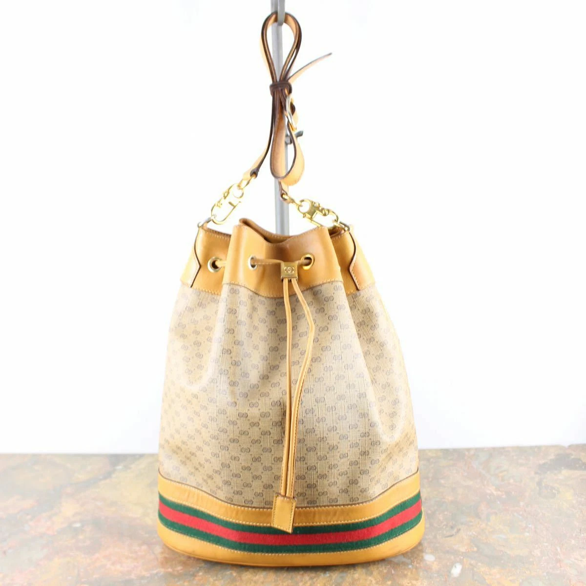 Used gucci deals luggage