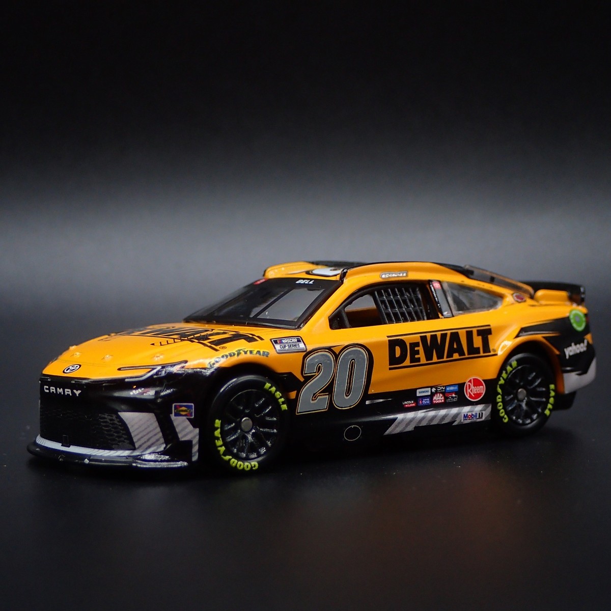 2024 TOYOTA CAMRY 20 CHRISTOPHER BELL DEWALT NASCAR 1:64 2024 TOYOTA CAMRY 20 CHRISTOPHER BELL DEWALT NASCAR 1:64
