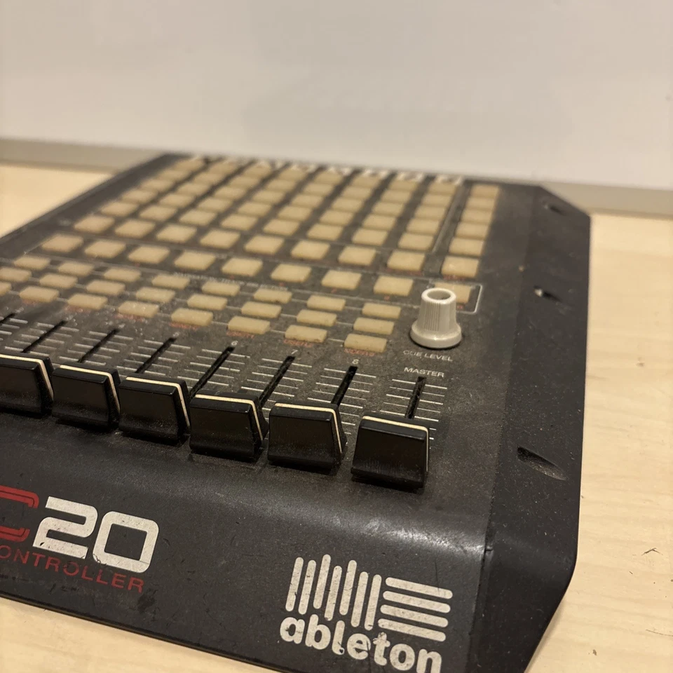 AKAI Professional APC20 Ableton Controller - Ungetestet - Bild 2 von 4