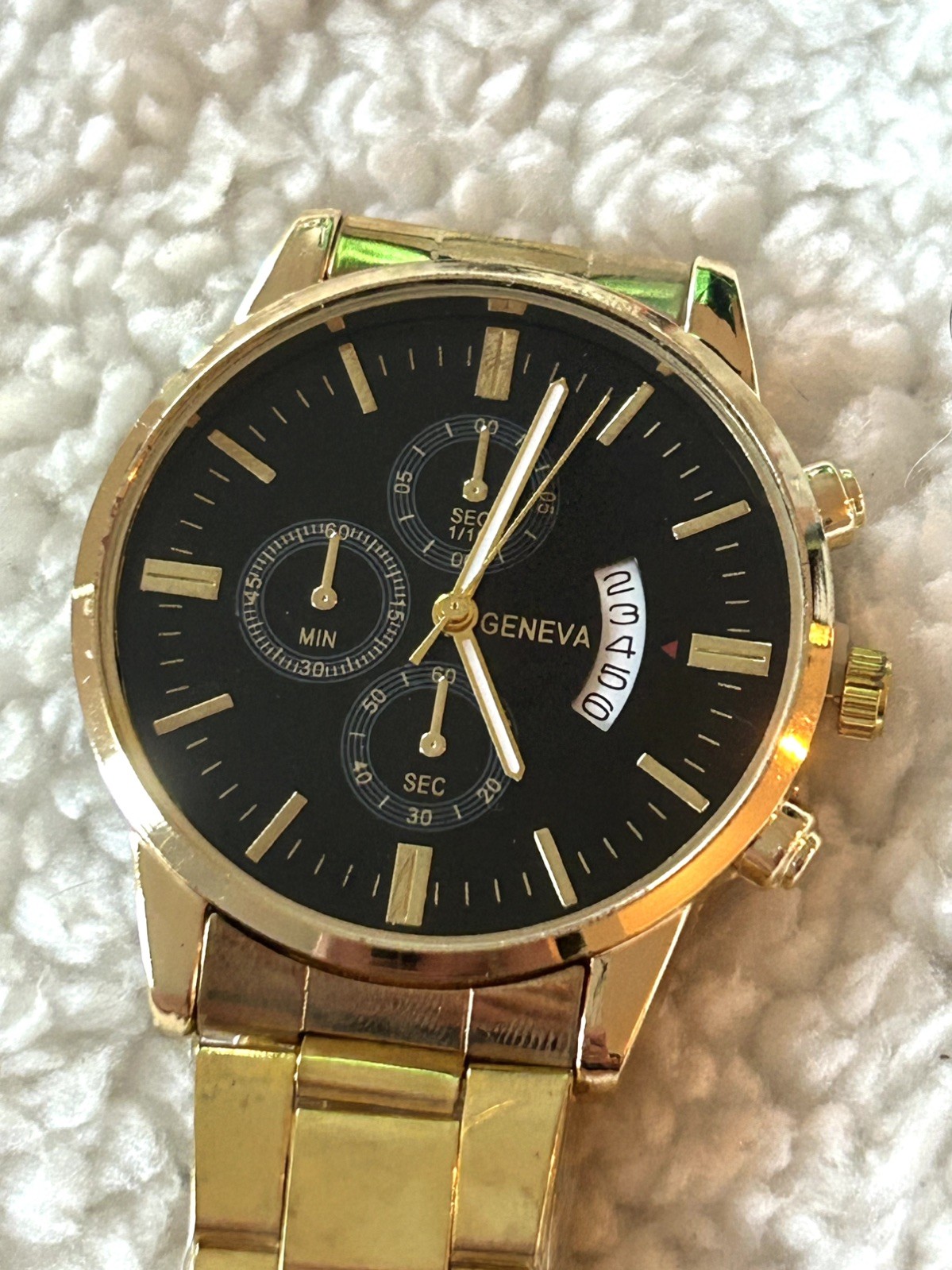 Gold Men’s Watch Black Dial Date Display Stainless Steel Strap