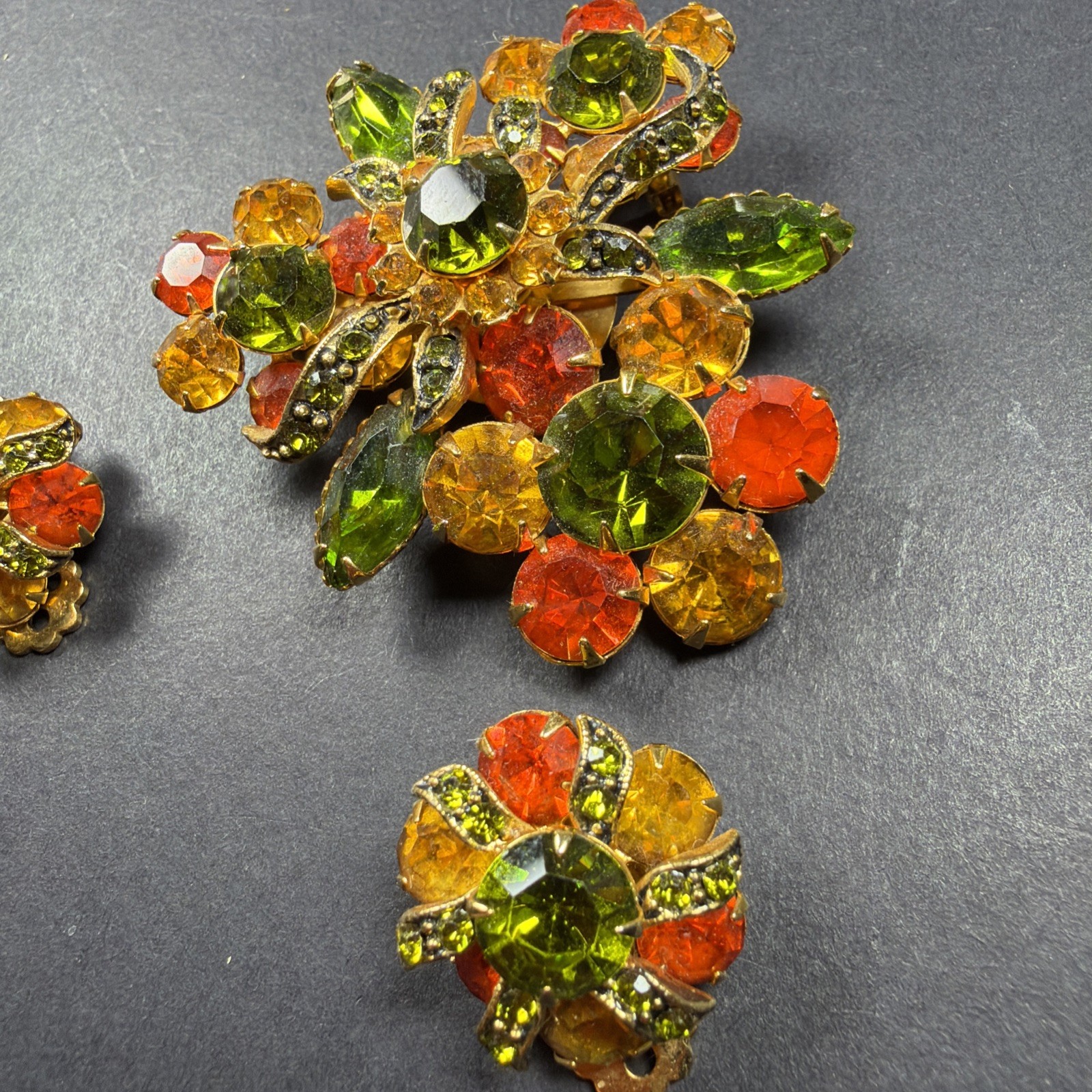 Unsigned Rhinestone Brooch Earrings Set Juliana? … - image 2