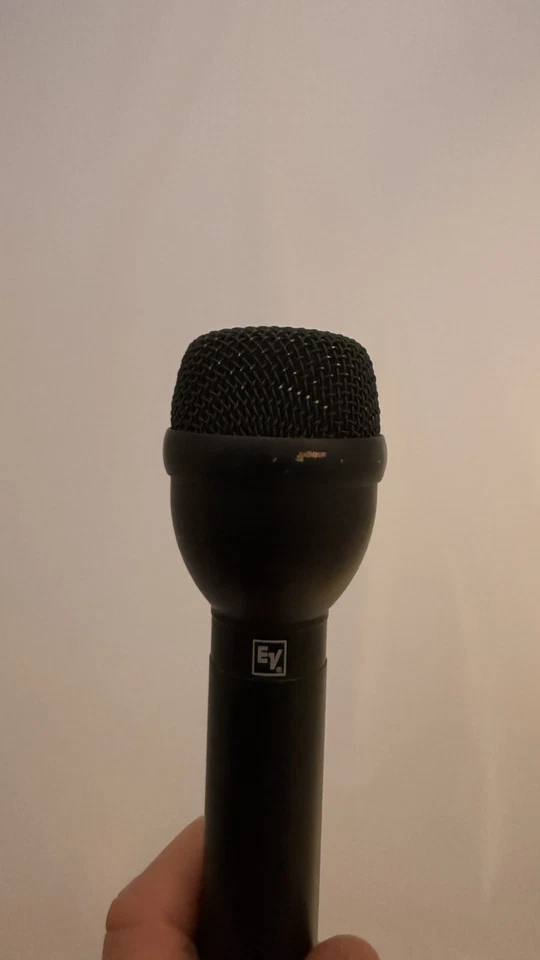 Microfone de entrevista EV Electro Voice RE50B portátil dinâmico omnidirecional - Imagem 4 de 4