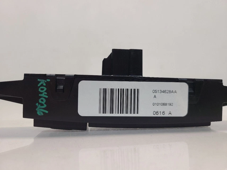 Dodge Caravan 2006 interruptor montado en el tablero - peligros Foto 2 de 4