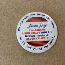 Londonlink Alder Valley Tours Vintage Badge (T78)