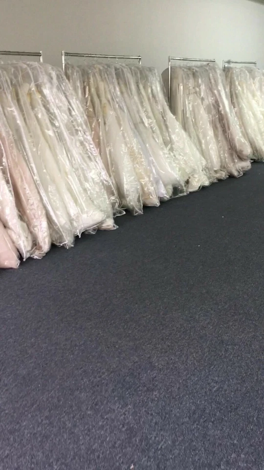Resale Bridal Gowns Lot of 10 Venus Designer Wedding Dresses Retail $15 000++ Foto 4 de 4