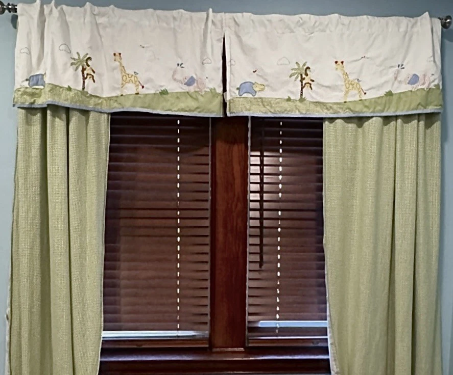 2 POTTERY BARN valances infantis 44X18 apliques para animais de safári decoração quarto de bebê zoológico em excelente estado usado - Imagem 2 de 4