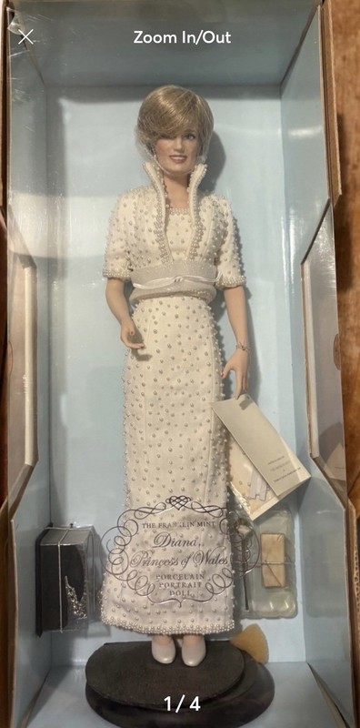 Franklin Mint Porcelain Portrait Doll Diana Princess of Wales 16in w/ Stand