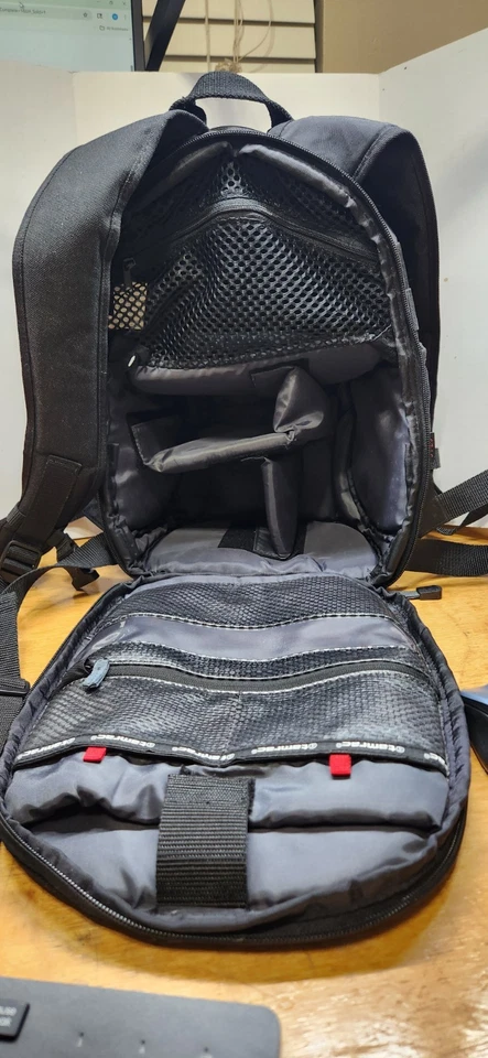 Tamrac Adventure Camera Backpack Model 5729 Black/Gray Excellent Cond - Image 2 of 4