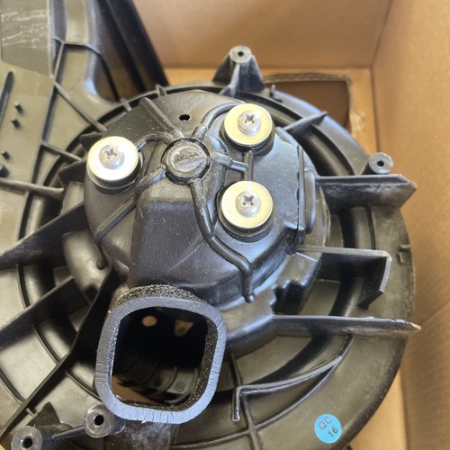 HVAC Heater Blower Motor w/ Fan Cage for Saab 9-3 2003-2011 9-3X 2010-2011 Front - Picture 3 of 6