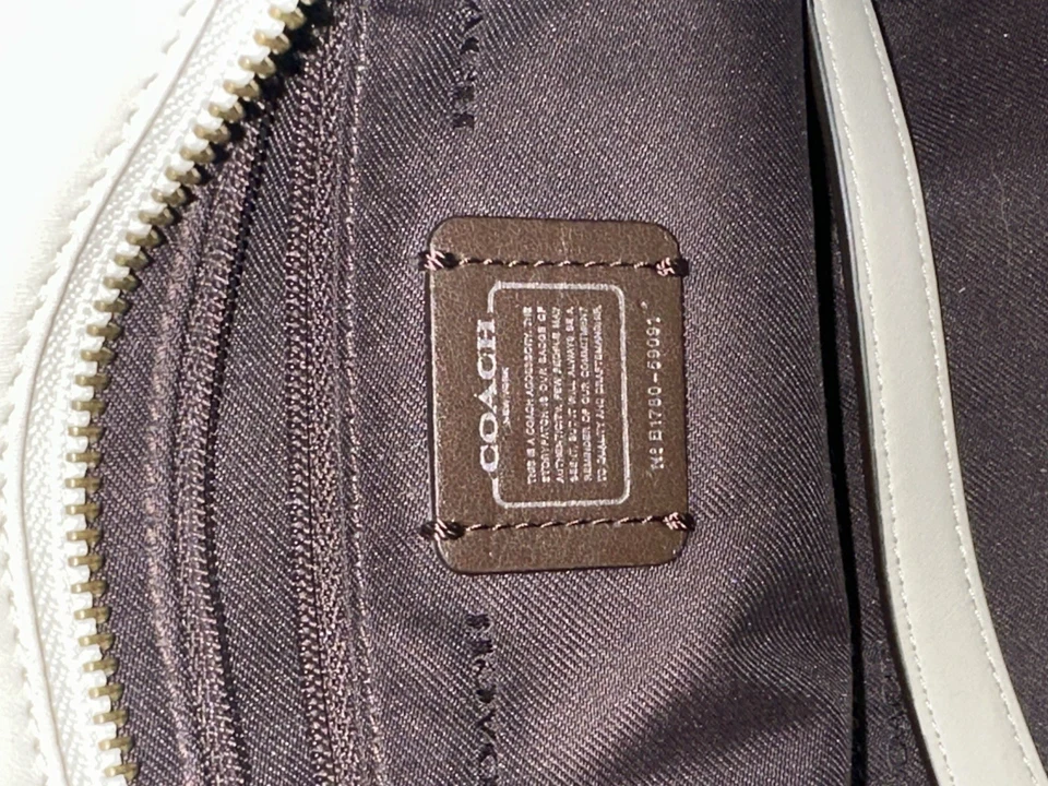 Coach 59091 Swagger 27 en blanco tiza con detalle floral de sauce + billetera Foto 4 de 4