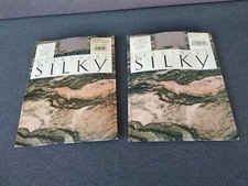 Berkshire Silky Sandalfoot Style 4527 Control Top Sheer Lycra Leg Sz 2 Pale Grey