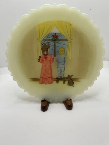 1983 Fenton signed Sue Jackson, vaseline glass Xmas Fantasy "Anticipation" plate