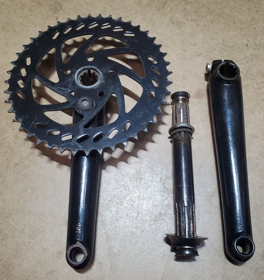 Schwinn XS BMX Crank 3pc 180 mm Black Arms Spindle Sprocket 44T Super Stock Mid Schwinn XS BMX Crank 3pc 180 mm Black Arms Spindle Sprocket 44T Super Stock Mid