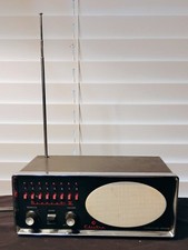 Vintage Electra Bearcat Model BCIII 8 Channel Radio Receiver/Scanner Lights Up