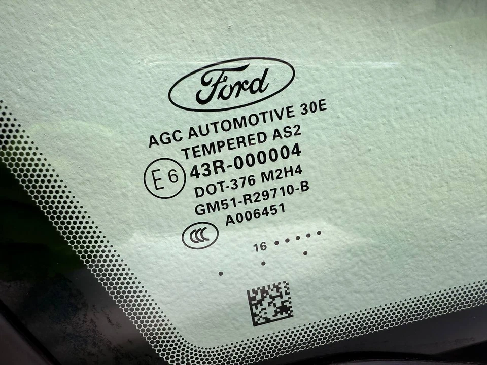 Cuarto de ventana delantero derecho Ford C-Max 2013-2018 con cromo OEM GM51-R29710-B Foto 2 de 4