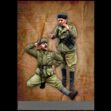 1/35 Scale Soviet Soldiers Relaxing - WWII Red Army Resin Figures Unassembled