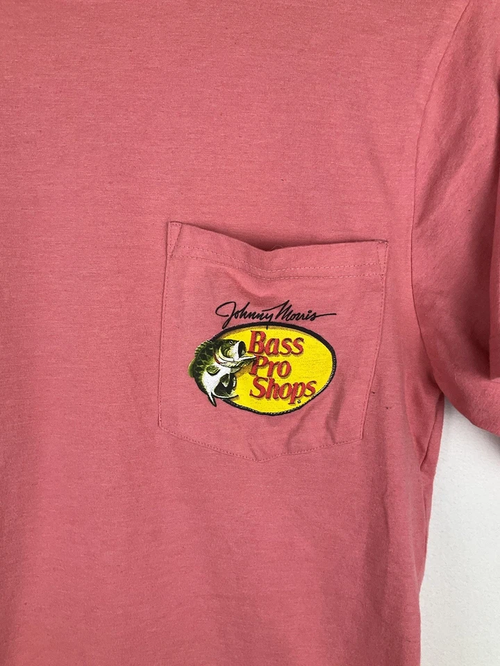 Camiseta Bass Pro Shops Johnny Morris masculina manga curta pequena rosa - Imagem 3 de 4