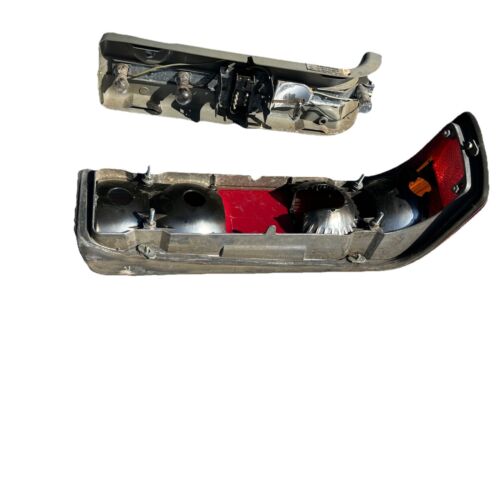 72-89 Mercedes 380SL R107 OEM Right Passenger Brake Taillight A 107 820 16 64 - Picture 3 of 4