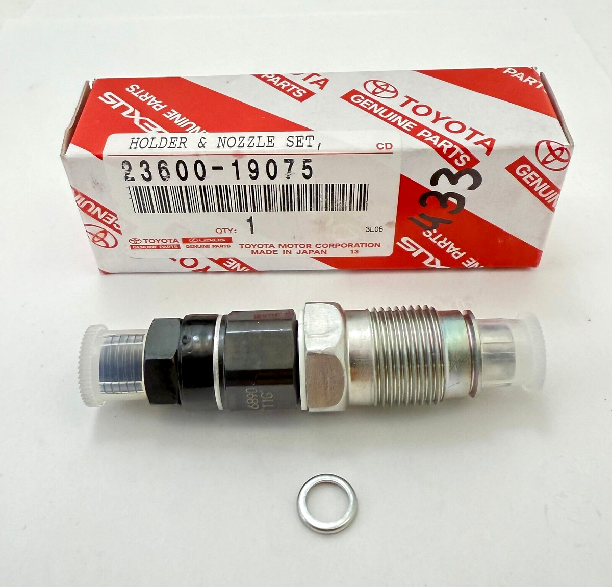 New Genuine Toyota Holder & Nozzle SET, Nozzle 23600-19075 F/S OEM