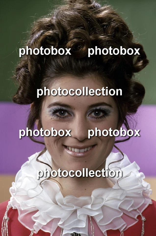 * Sheila - Exclusive PHOTO 1583 * - Photo 1/1