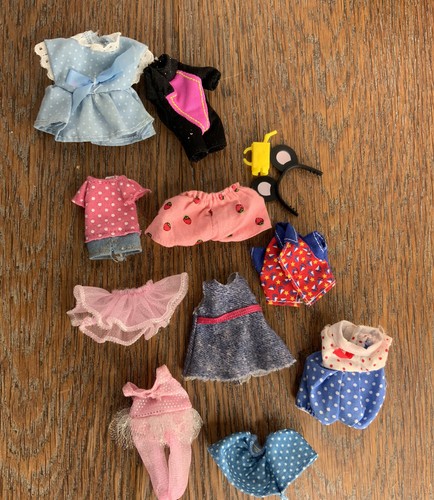 Vintage 1994 Mattel Barbie Kelly & Friends African American & Clothes Doll Set - Picture 4 of 10