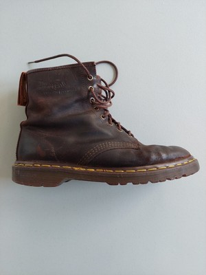 VINTAGE DR DOC MARTENS 1994 BROWN LEATHER BOOTS 8 EYELET MIE  display picture 1