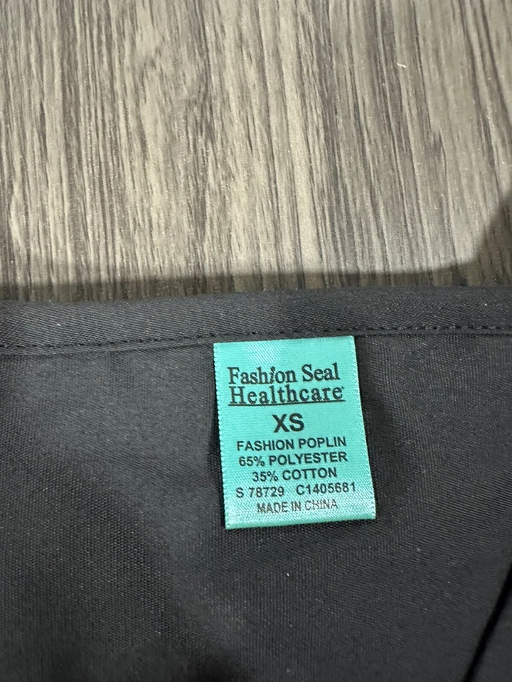 Scrub Fashion Seal Healthcare negro manga corta cuello en V talla XS. Pack de 3 Foto 3 de 4