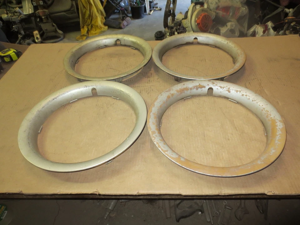 90 91 Geo Storm Plástico Belleza Borde Anillo Tapacubos Cubierta de Llanta 14" OEM USADO 10150805 Foto 2 de 4