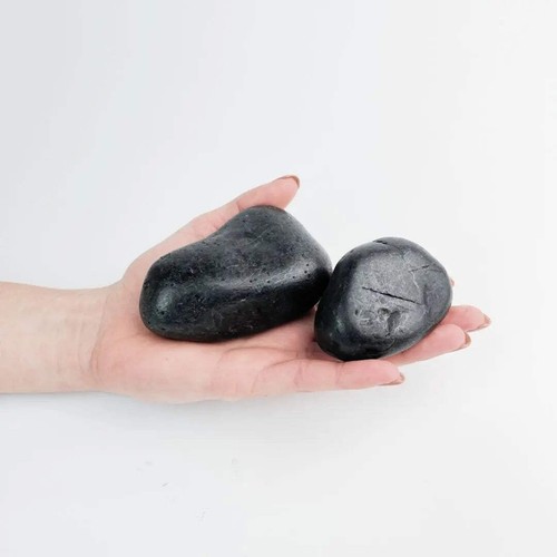 Black Polished Pebbles - Landscaping Aggregate & Garden Pebbles - Picture 24 of 28