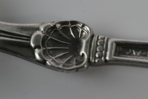 Gorham 1880 PRINCESS LOUISE 2-TINE 5 piezas PICKLE/POTATO 6" FORKS Plato de plata - Imagen 6 de 10
