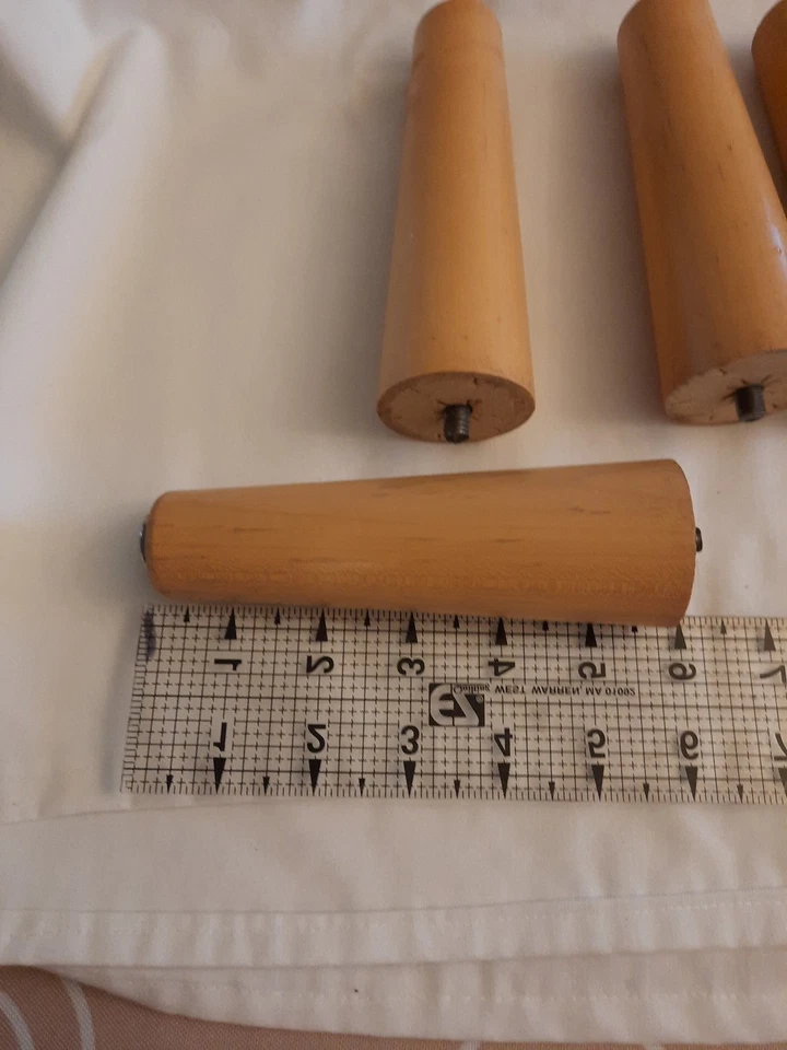 "Juego de 4 patas otomanas taburete cónico de madera rescatada moderno de mediados de siglo de colección" Foto 2 de 4