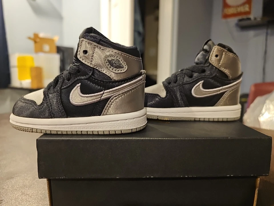 Jordan 1 Retro Alto OG (td) Foto 3 de 4