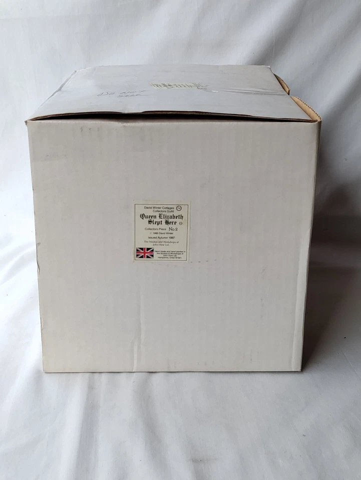 Коллекционная вещь David Winter Cottages «Queen Elizabeth Slept Here» No2 1987 🎁 - Изображение 4 из 4
