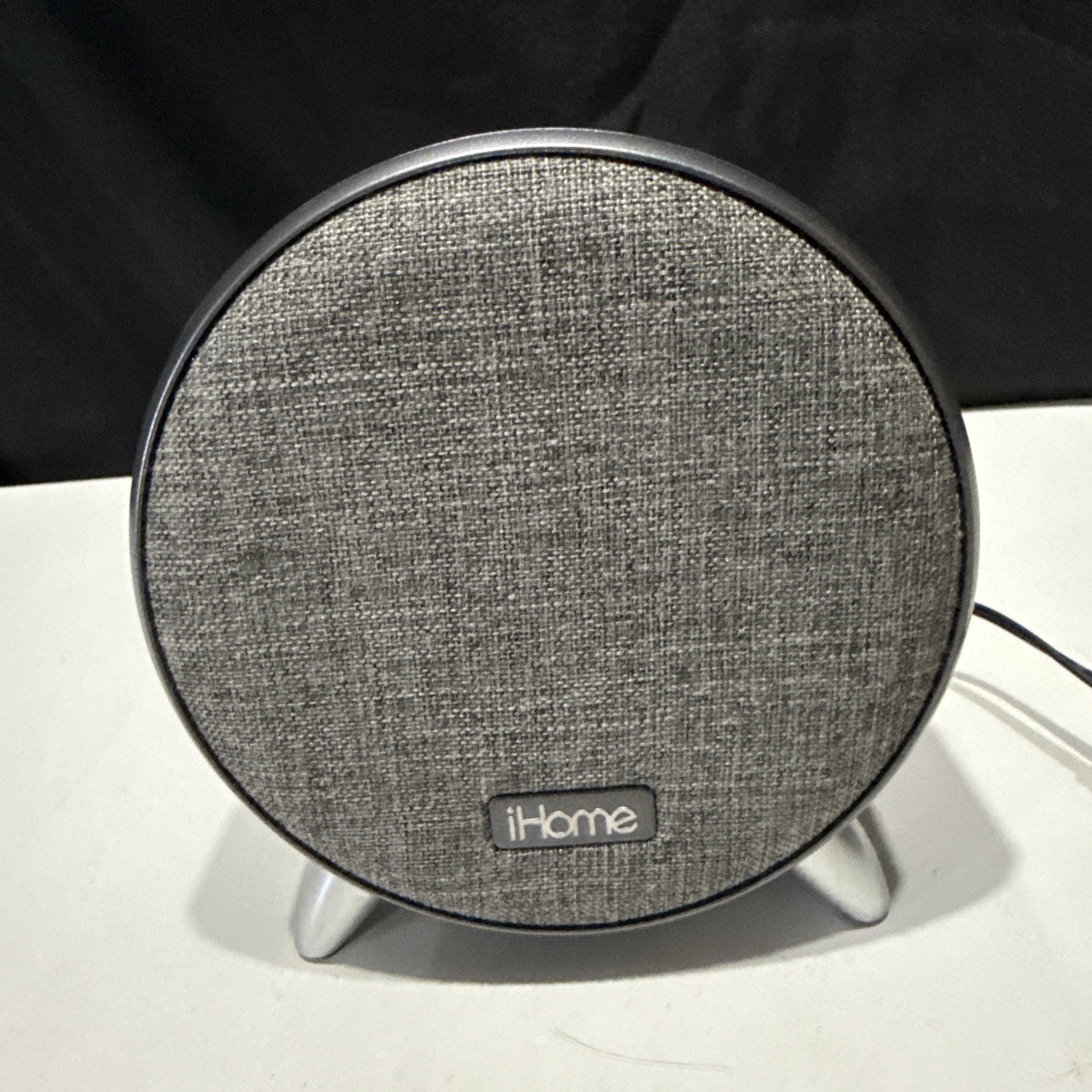 iHome Bluetooth Alarm Clock with Dual USB Charging and Nightlight (Gray)