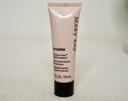 Mary Kay Timewise Matte Wear Liquid Foundation Ivory 3 Combo/Oily, No Box - Picture 1 of 3