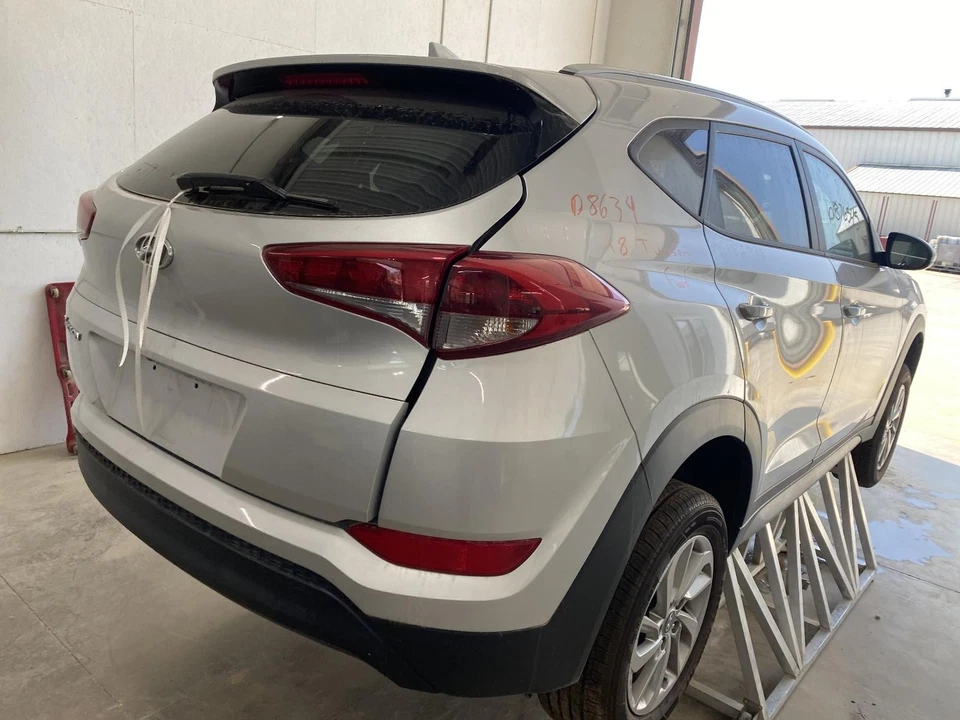 Conjunto de bomba y motor ABS usado se adapta a: actuador Hyundai Tucson 2018 y culo de bomba Foto 3 de 4