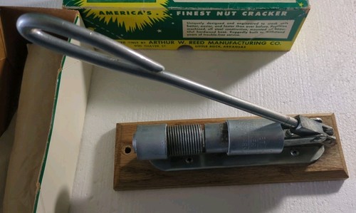 Vintage Reed’s Rocket Nut Cracker Model #R-300 in Original Box -Little Rock,AR - Picture 10 of 10