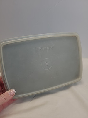 Blue Tuppercraft 767-2 Hobby / Craft Box with Tray and Tupperware Lid