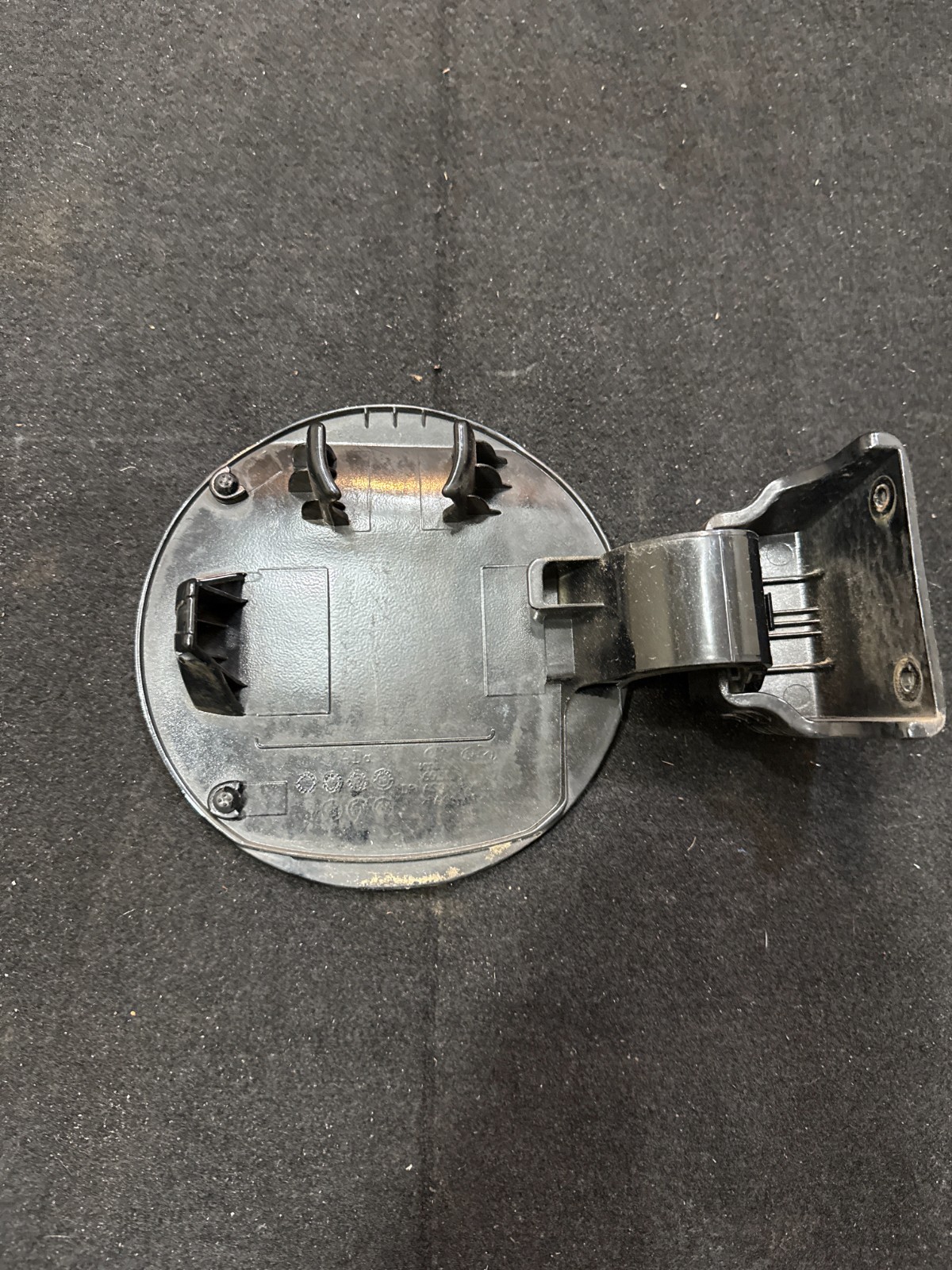 2017-2020 Hyundai Elantra Fuel Filler Gas Tank Door Cover OEM #695