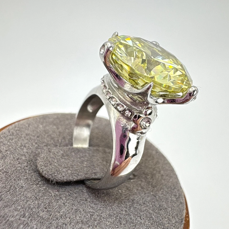 Anillo grande plateado redondo amarillo brillante circonita cúbica talla 5 Foto 2 de 4