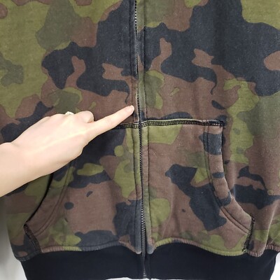 Hybrid Threads Mens Y2K Thick Sherpa Camo Hoodie Size M