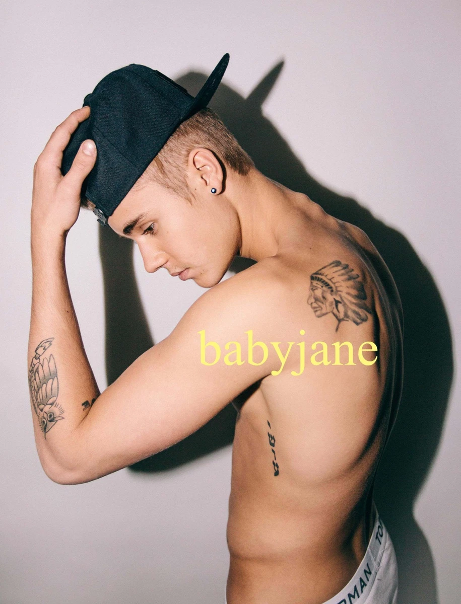 017 JUSTIN BIEBER BARECHESTED SAGGING PANTS IN BASEBALL CAP UNDERWEAR PHOTO