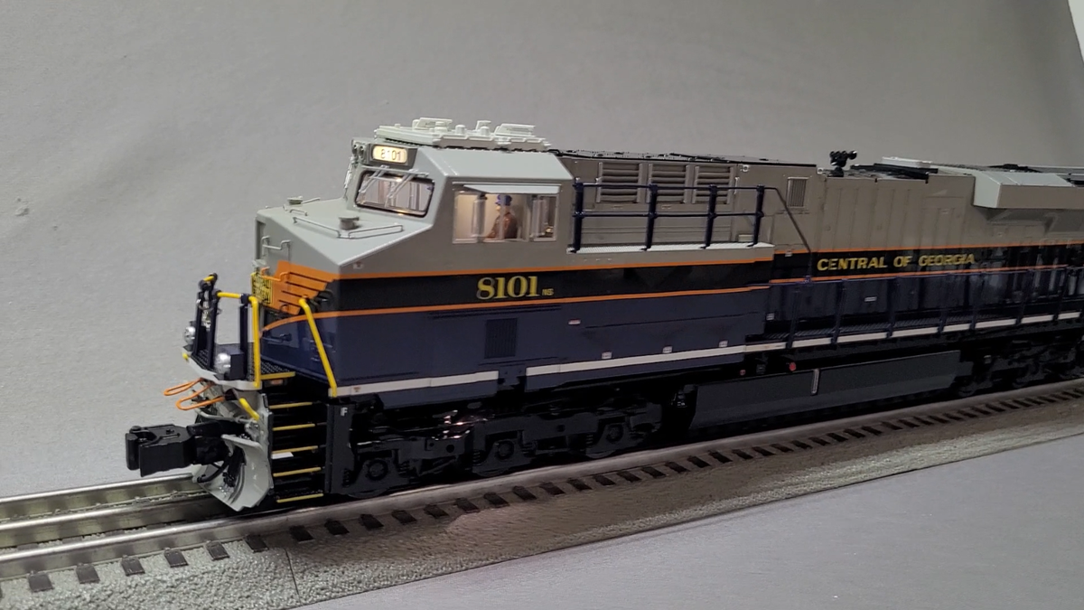 LIONEL BTO CENTRAL OF GEORGIA LEGACY ES44 DIESEL LOCOMOTIVE O