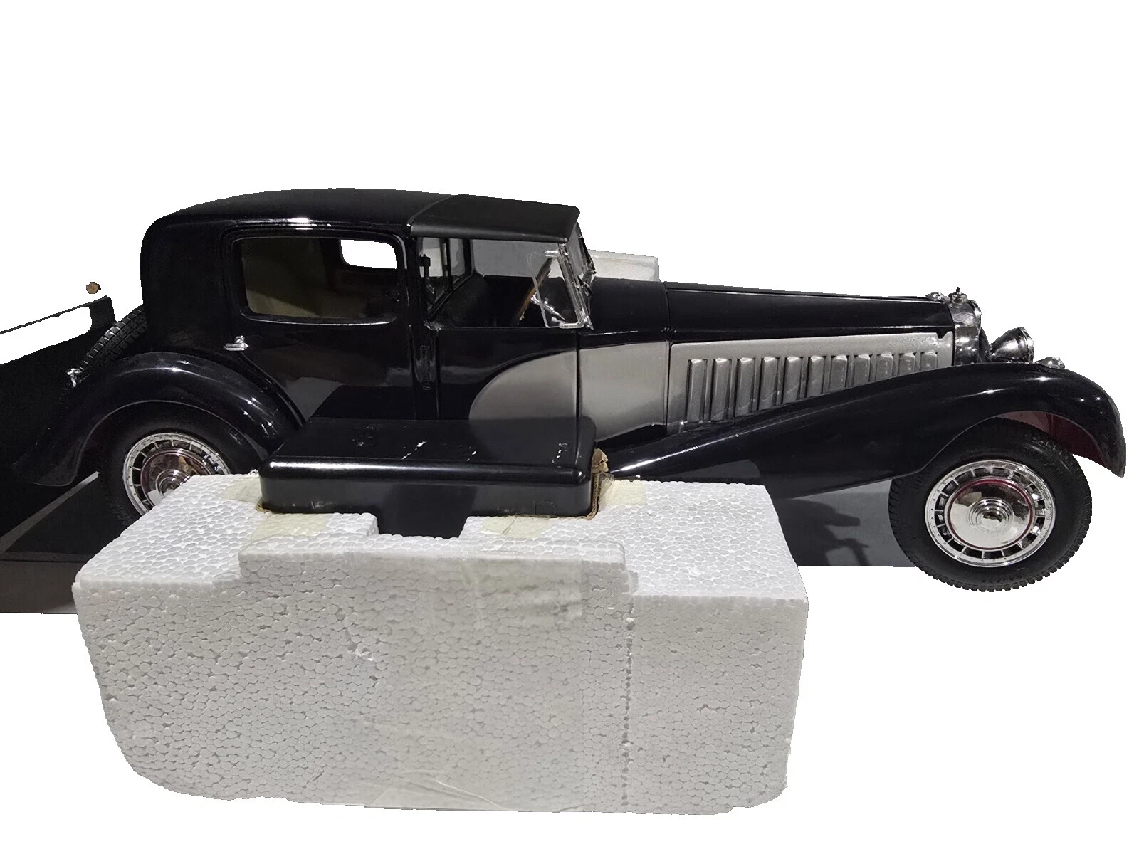 Franklin Mint 1:16 Contemporary Manufacture Diecast Cars, Trucks & Vans