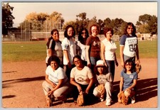 Vtg Color Snapshot Group Of Women Softball Team Posing On Field In Gear 1990s
