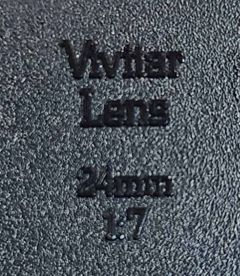 Complete Vivitar 600 Pocket Point & Shoot w/Film Camera w/Case, Manual - Image 2 of 4