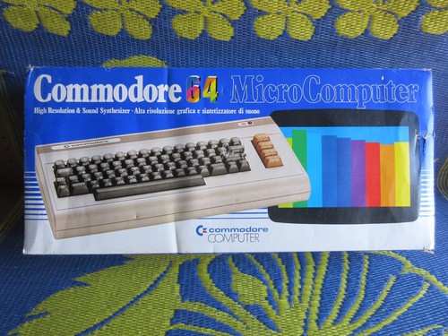 Étiquette argent Commodore 64 - Révision A